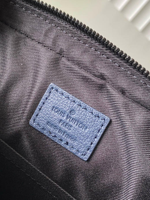 夏季特惠💰980 原单LV M24753 尺寸：25×18.5×7cm TRIO 全皮三件套邮差包 变码芯片 商品图8