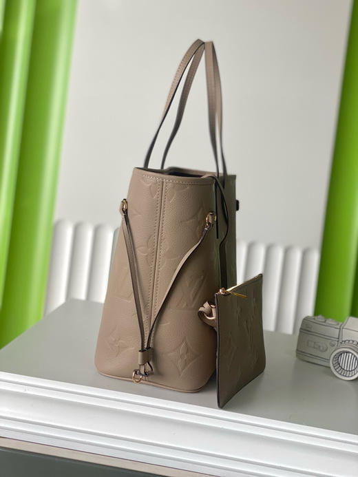 夏季特惠💰1120 原单LV M45686 尺寸：31×28×14cm NEVERFULL 全皮购物袋 变码芯片 商品图1