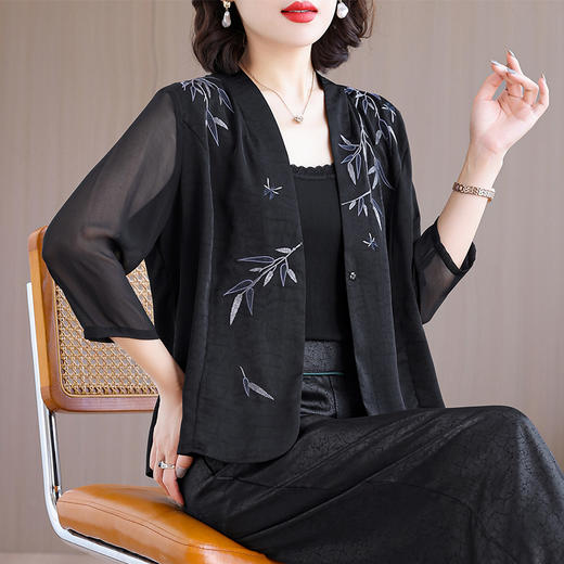 KQL422H28382025早秋新款短外套女气质妈妈小西装休闲短外套女士上衣 商品图0