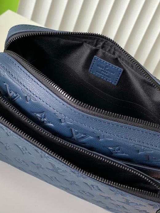 夏季特惠💰980 原单LV M14785 尺寸：25×18.5×7cm TRIO 全皮三件套邮差包 变码芯片 商品图7