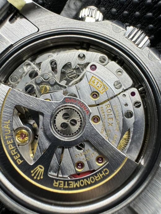 VS4131黑熊猫现货供应☑️☑️
VS4131迪通拿熊猫迪黑熊猫正式来啦。您还在困扰买到的针轴凹陷，变形？细节不对版？那请选择VS迪通拿。可以自己用放大镜看的版本，不被忽悠➕正品原版开模细节爆棚❕❕ 商品图13