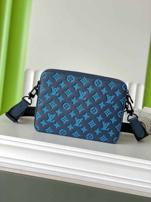 夏季特惠💰980 原单LV M46604 尺寸：25×18.5×7cm TRIO 全皮三件套邮差包 变码芯片 商品图2