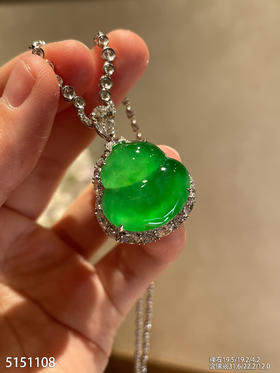 玻璃种黄阳色系葫芦吊坠【5151108】具体价格微信咨询