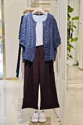 58c617苎麻开叉印花时尚款小衫