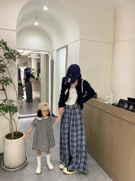 Read Nameless/藏青色翻腰格子裤  2025/8/18