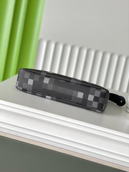 夏季特惠💰580 原单LV M14926 尺寸：30×21×7.5cm Pochette Voyage 手拿包 变码芯片 商品图3