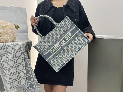 迪奥 Book Tote 托特 酒椰草系列中号（LZ） 商品图4