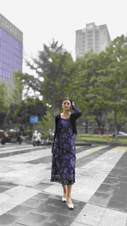 54q001时尚款套裙碎花吊带配开衫连衣裙 商品图3