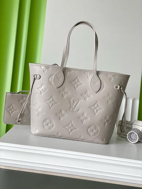 夏季特惠💰1120 原单LV M13758 尺寸：31×28×14cm NEVERFULL 全皮购物袋 变码芯片