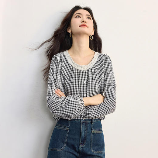 【08/19新品】熙世界法式格子衬衫女长袖2025秋季新款文艺复古蕾丝花边圆领上衣 商品图1