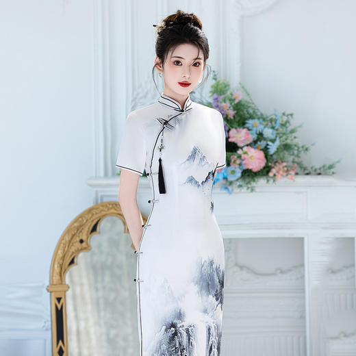 SC21866水墨山水画加长款国风长款改良旗袍2025新款女复古修身礼仪走秀款 商品图3