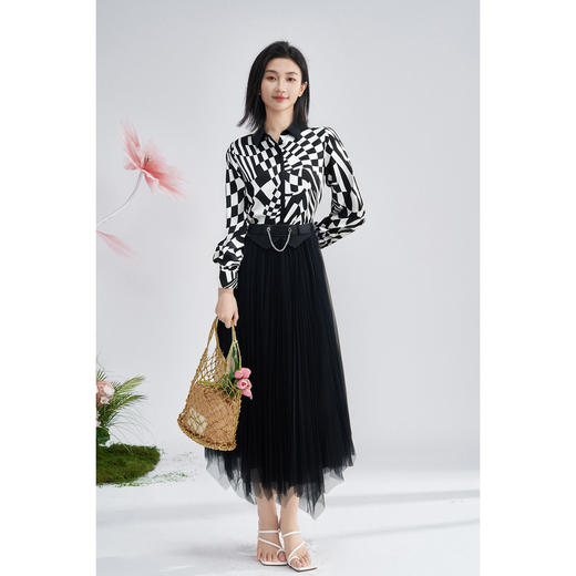 米思阳2026春季高级感优雅撞色几何印花衬衫极简宽松直筒上衣女4296 商品图3