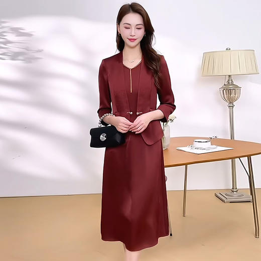 QYM 73C2501-Y时尚两件套连衣裙套装无袖背心连衣裙+短款外套 商品图3