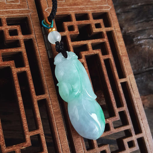 【天然正品】A货翡翠天然糯种春带彩飘绿玉兰花造型翡翠吊坠项链44.3*17.2*7.6MM（皆取最大值）女士现售价：1380特价！100825NJS06 商品图6