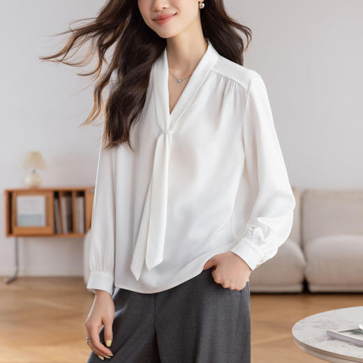 KQL 617T8332法式V领白衬衫长袖设计感飘带上衣衬衣 商品图4