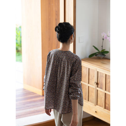 牧衣游原创 进口利伯缇印花纯棉衬衫轻薄文艺碎花百搭小衫 忆时光 商品图3