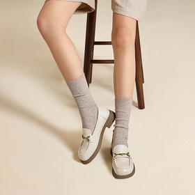 千百度真皮中跟乐福鞋女款新款通勤小皮鞋复古深口单鞋A26150208