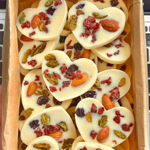 酸奶新吃法!坚果炒酸奶片新疆葡萄干巴旦木蔓越莓巧克力休闲零食 商品图1