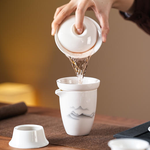 【高端精美礼盒包装！送礼自用两相宜】口沿外翻，好用不烫手，羊脂玉白瓷水墨功夫茶具套装礼盒整套盖碗陶瓷伴手礼品。ra 商品图1