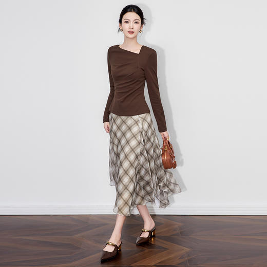 「高货wl」全新升级【铂金会员367/天猫489/差价122】(99940)洛诗琳秋季设计感斜肩修身针织衫格纹印花半身裙两件套女 商品图0