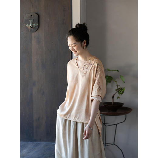 牧衣游原创 重磅22姆米精工刺绣真丝套头衫宽松复古上衣 落人衣 商品图1