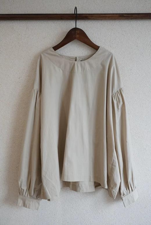 （4折）FRANCESCA卡其白黑色圆领上衣 商品图12