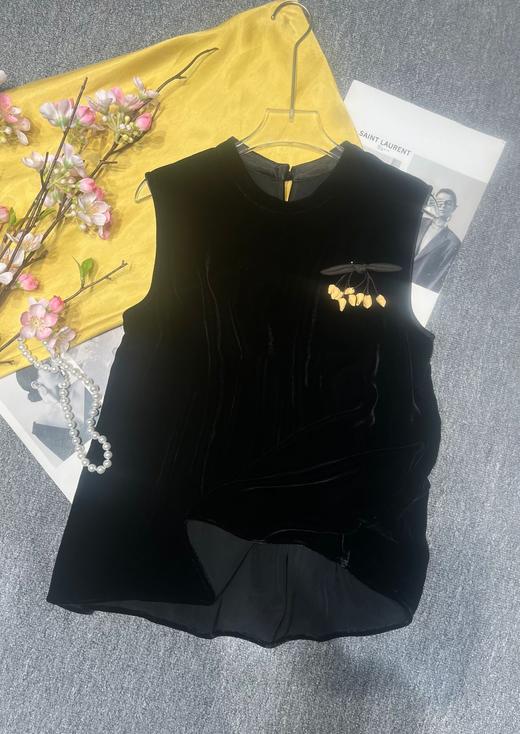 丁摩 夏季新款时尚气质真丝丝绒宽松版无袖衬衫女配小辣椒胸针5ZF-633 商品图5