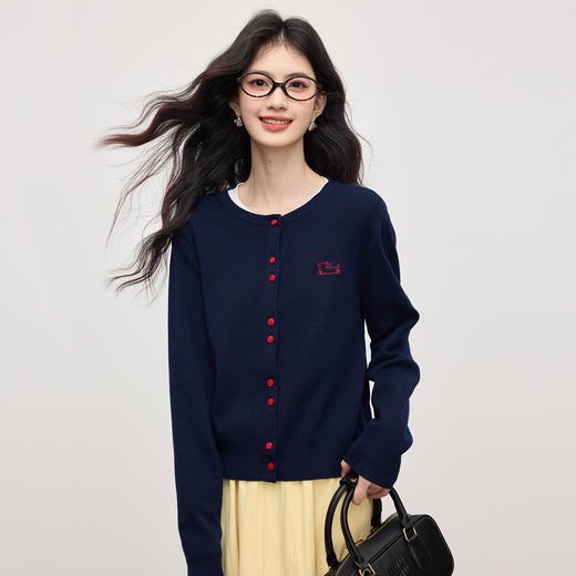 【08/19新品】熙世界小狗刺绣针织衫女2025年秋季新款小个子长袖毛衣开衫含羊毛 商品图4