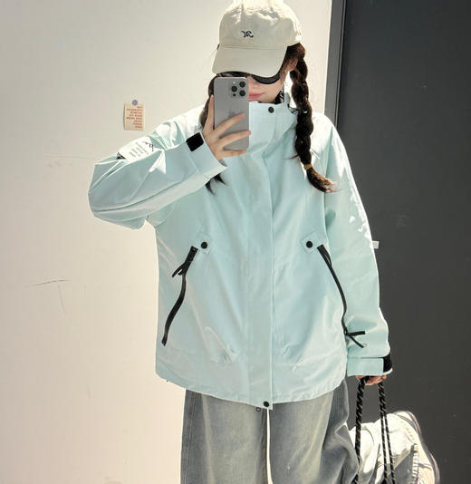 男女同款山系户外薄款冲锋衣 商品图2