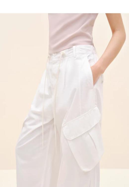 点此购买 MOCO春秋季女士抽绳高腰棉阔腿裤工装裤 ggd 327570 商品图3