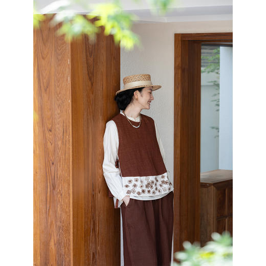 牧衣游原创 炒色机绣亚麻马夹新品设计感古朴撞色系带上衣 知意 商品图1