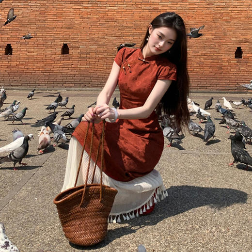 西遇新中式连衣裙女2025年夏季新款修身收腰红色盘扣拼接短袖长裙SS050574 商品图1