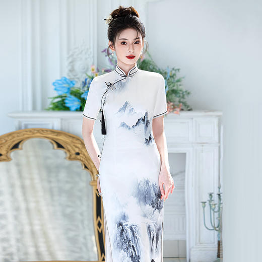 SC21866水墨山水画加长款国风长款改良旗袍2025新款女复古修身礼仪走秀款 商品图1