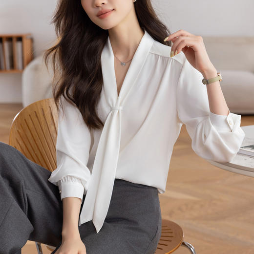KQL 617T8332法式V领白衬衫长袖设计感飘带上衣衬衣 商品图3