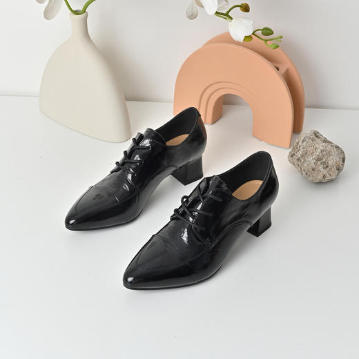 经典鲨2025秋季专柜新品牛皮革黑色气质中粗跟单鞋小皮鞋女KW117-537091 商品图2