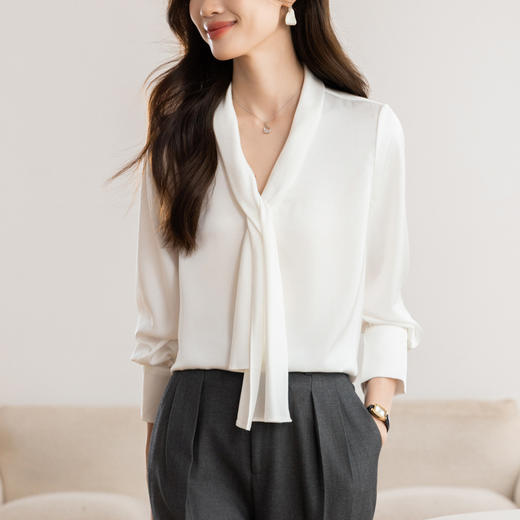 KQL 617T8336缎面衬衫小众V领飘带上衣 商品图3