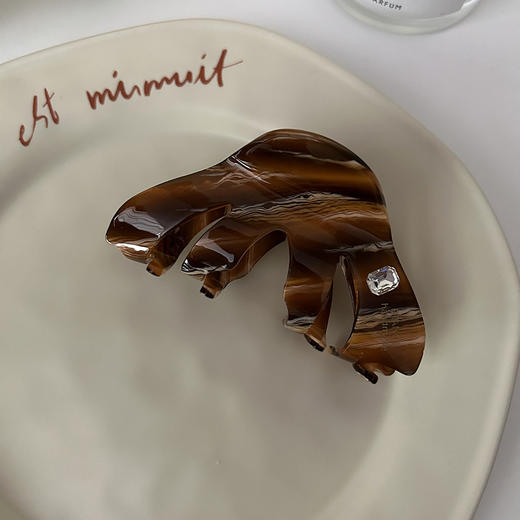 丁摩 韩版高级醋酸条纹中号抓夹盘发鲨鱼夹气质百搭马尾半抓5ZF-999 商品图7