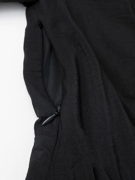 黑色 V 领收腰连衣裙女秋季法式复古气质显瘦中长款七分袖裙子 商品图4