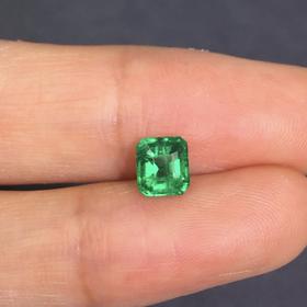 0.94ct刻面祖母绿裸石