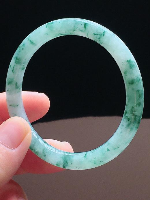 54.6圆条翡翠手镯 商品图0