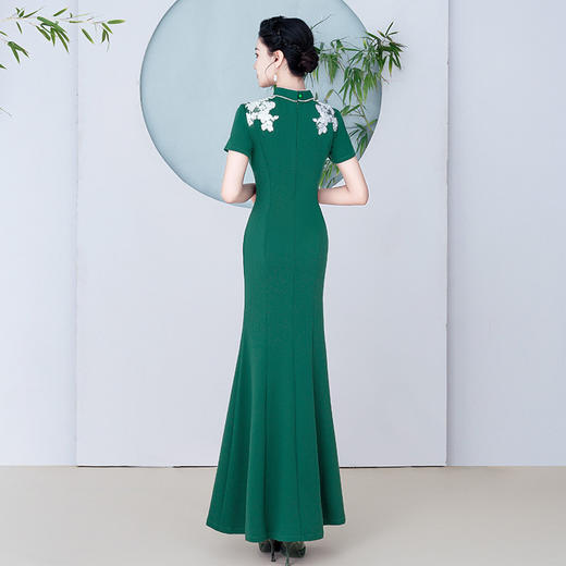 2025年新款高端走秀旗袍墨绿色弹力免烫鱼尾长款复古演出服 商品图2