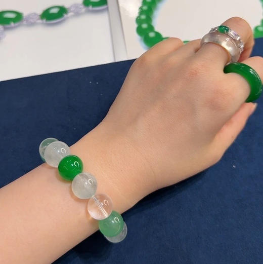 GAONAS非金属玻璃手链 雪中春信时尚清丽贵气白绿色手链11607SG 商品图3