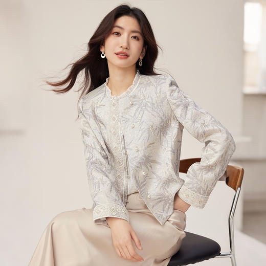 【08/19新品】熙世界新中式竹纹提花短外套女士2025秋季新款复古珍珠扣国风上衣 商品图3
