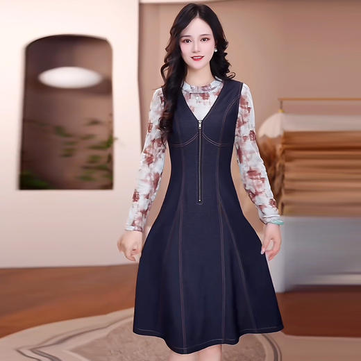 QYM 73C2510 -Y打底衫+背心裙两件套时尚牛仔裙套装 商品图3