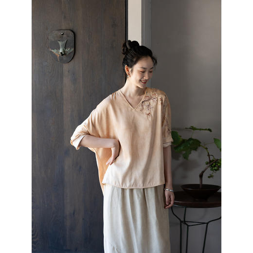 牧衣游原创 重磅22姆米精工刺绣真丝套头衫宽松复古上衣 落人衣 商品图2