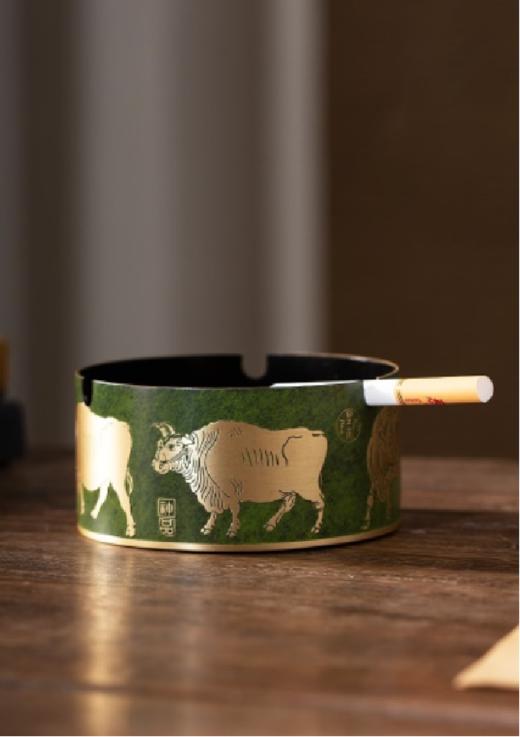 朱炳仁铜五牛积福烟灰缸 商品图0