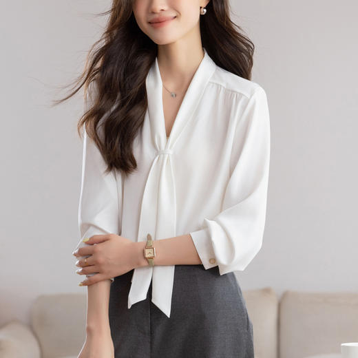 KQL 617T8332法式V领白衬衫长袖设计感飘带上衣衬衣 商品图5