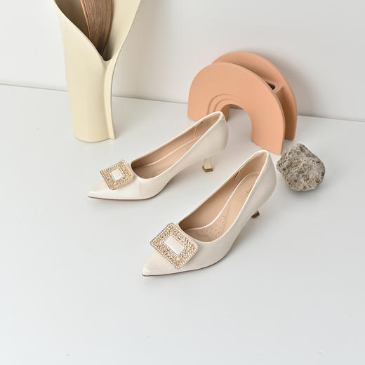 经典鲨2025秋专柜新款优雅尖头浅口日常通勤气质细高跟鞋女KW87-537111 商品图4