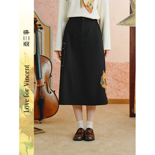 两三事梵高文艺 梵夜葵光 2025秋季新款大口袋绣花高腰半身裙长裙 商品图0