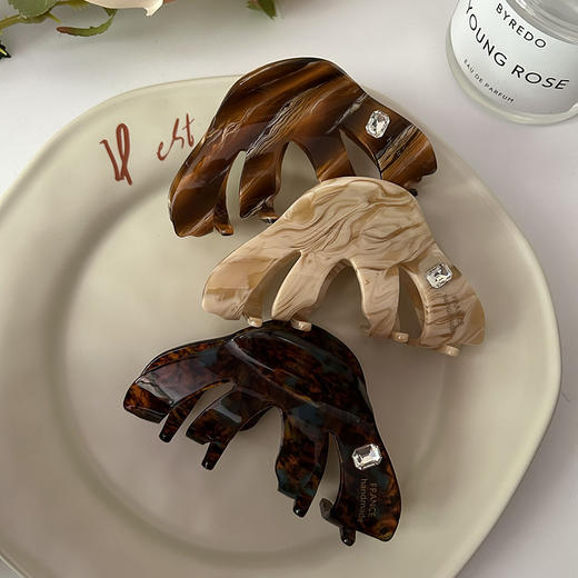 丁摩 韩版高级醋酸条纹中号抓夹盘发鲨鱼夹气质百搭马尾半抓5ZF-999 商品图2